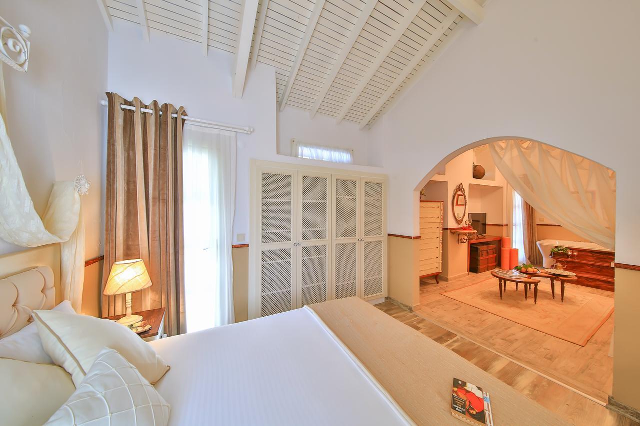 Palas Ilica Çeşme Exterior foto